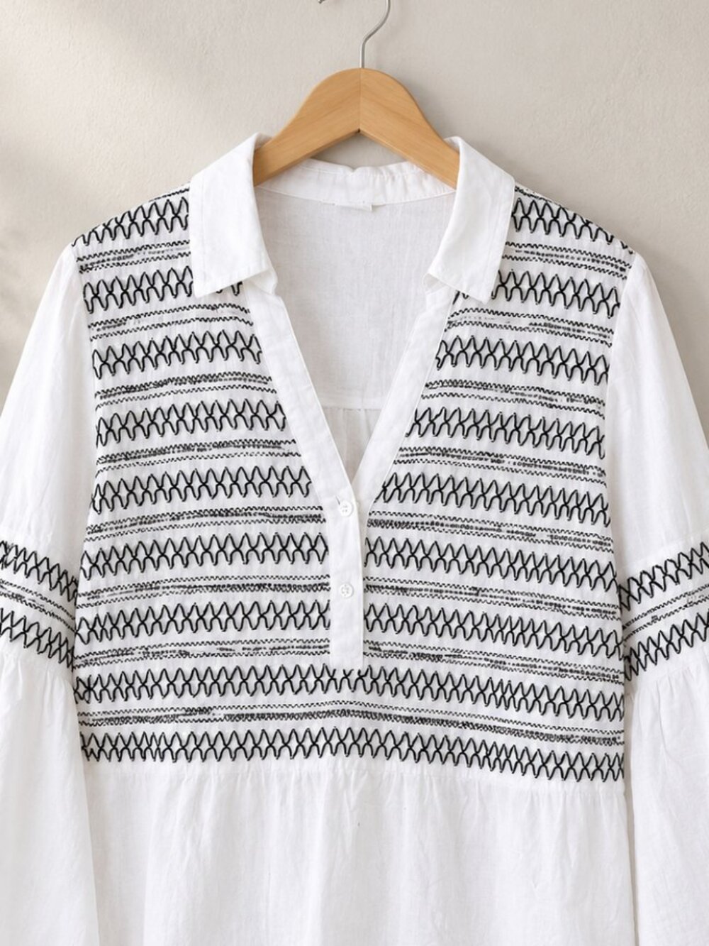 White Black Embroidered Cotton Tunic Blouse Top M 3/4 Bell Sleeve V Neck button